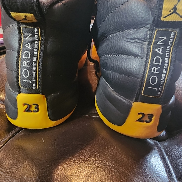 NICE Nike 23 Air Jordan 12 XII Retro GS Black University Gold 2020 3Y 4.5 Women - Picture 4 of 6